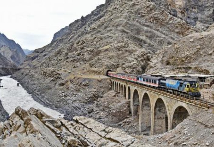ЮНЕСКО рассмотрит внесение в список культурного наследия Трансиранской железной дороги