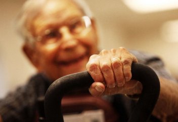 Паркинсон ауруының ерте білінетін тағы бір белгісі аталды