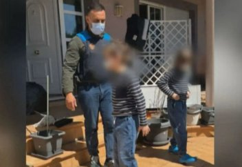 В Испании арестованы родители, не выпускавшие детей из дома четыре года