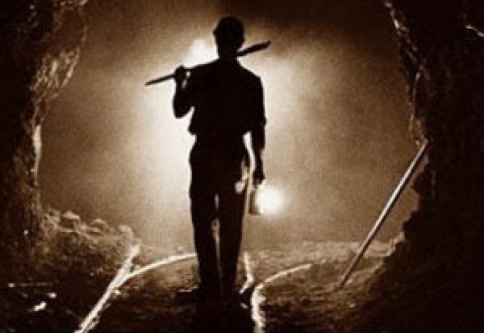 Прокуроры ВКО выявили рудник, где шахтеры трудились при температуре +65°