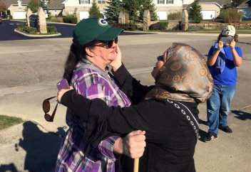 Исламды жақтырмайтын әйелдің жүрегі қалай жібіді? (ФОТО)