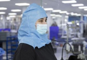 Медицина компаниясы ЖҚҚ хижабын шығаруға кірісті