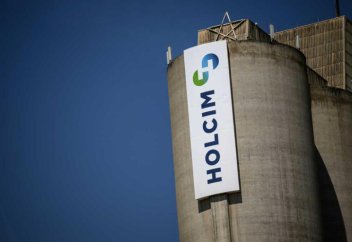 Индонезийские островитяне подали в суд на швейцарского бетонного гиганта из-за климата