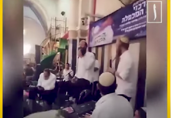 Мечеть подверглась музыкальному террору