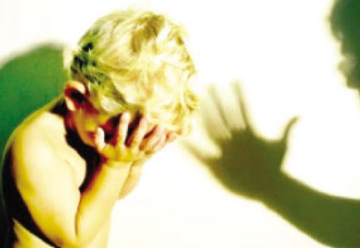 В ОАЭ оштрафован отец, который побоями заставлял сына заучивать Коран