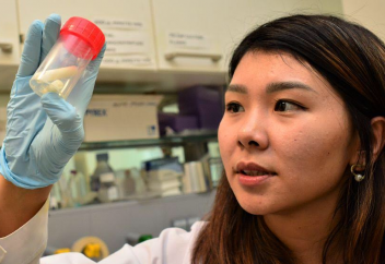 Перед нами стоит задача создать живые костные ткани вне человеческого организма - казахстанская ученая