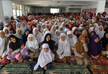 Мусульманское сообщество этой страны - самое большое в истории человечества (фото)