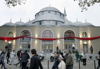 Германия оқушыларды мешітке баруға міндеттеді