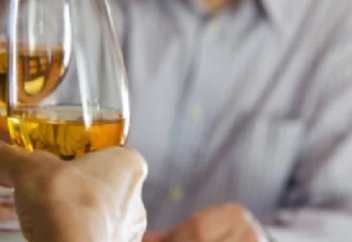 Ғалымдар ішімдікке тәуелділікті едәуір төмендететін дәрі ойлап тапты
