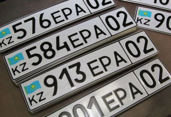 Көлігіне жалған нөмір таққандарға жаза күшейтіледі