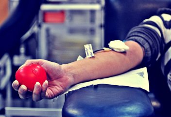 Мусульманин нарушил пост Рамадана, но спас жизнь ребенку