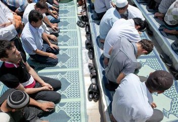 Катар: ШТРАФ ЗА РАБОТУ ВО ВРЕМЯ ДЖУМА-НАМАЗА