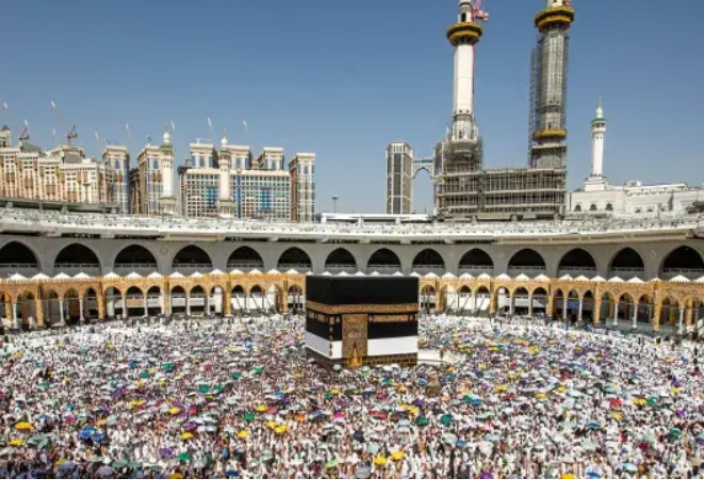 Марокко устанавливает окончательную стоимость хаджа 1447H в 63 021 дирхам, частичный возврат начнётся с 9 марта