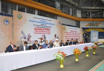 БАС МҮФТИ ЖҮЛДЕСІ ҮШІН ҚАЗАҚ КҮРЕСІНЕН РЕСПУБЛИКАЛЫҚ ЧЕМПИОНАТ ӨТТІ (ФОТО)