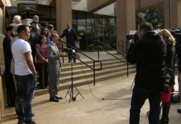 Имамдардан билікке адал болуға ант беруді талап етті