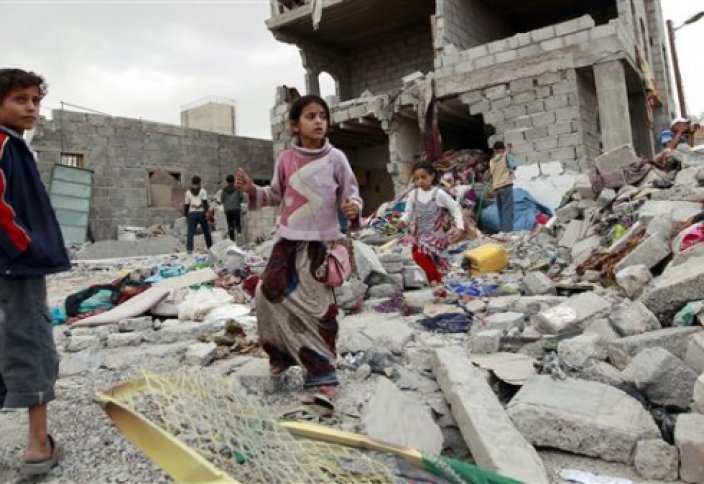 Более 2 тысяч школ разрушено в Йемене