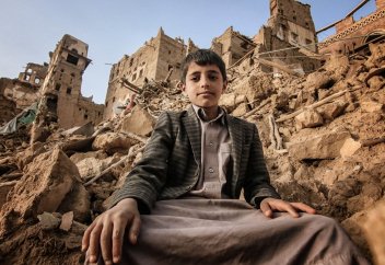 Хуситтер соғысқа айдап салған балалардың 2000-дайы майдан даласында көктей солған