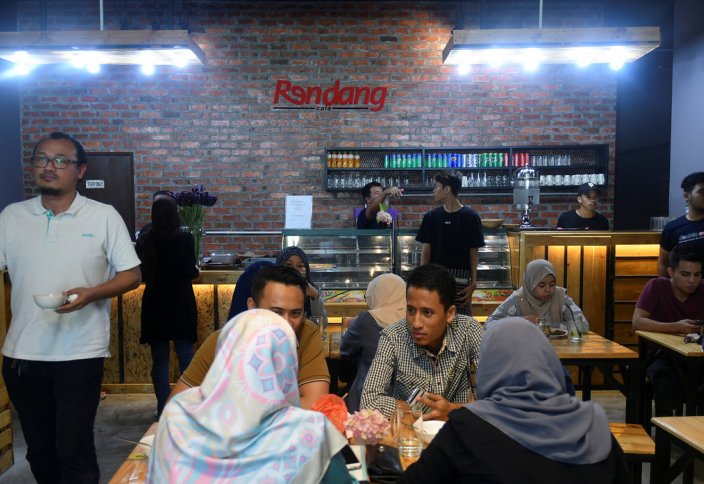 В Малайзии чиновников в Рамадан отправляют работать поварами