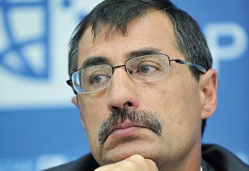 Какие последствия может иметь эрозия среднего класса в современных обществах