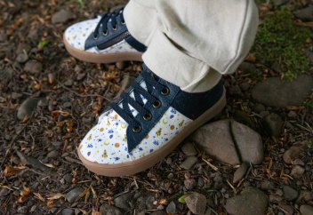 Британ стартапы баламен бірге өсетін аяқ киім әзірлейді