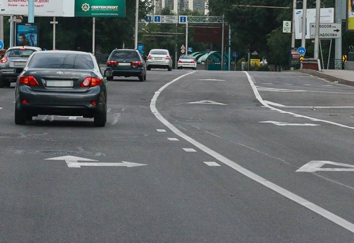 В Казахстане разрешат ездить по "выделенке" другому транспорту. Ограничить скорость в городах до 30 километров в час