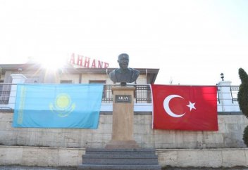 В Анкаре открыли проспект и бюст Абая. В столице Иордании открылась улица великого Абая