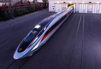 2 cекундта 700 шақырым шапшаңдықпен қозғалған пойыз (видео)