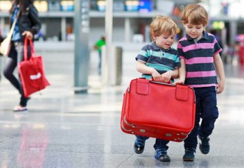 Баланы шетелге алып шығуға қатысты қандай жағдайда әкенің рұқсаты талап етіледі?