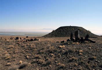 Сакский курган в Алматы исключают из списка исторических памятников