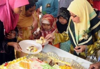 Мұсылман емес елде мұсылман мерекелері мемлекеттік мәртебеге ие болды