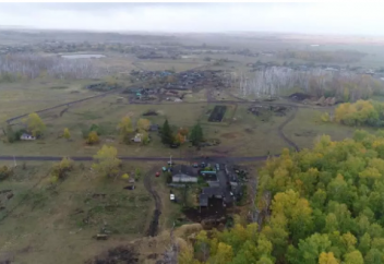 "Пока есть лес, мы не уедем". Как живут в умирающем селе в СКО (фото+видео)