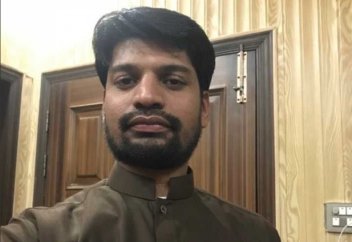 Мусульманин судится с мировой державой за жену и ребенка