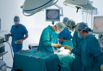 17 тысяч иностранцев легли под нож в Астане