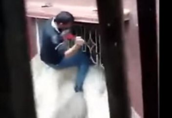 «Супермен» из Аммана спас 6 детей (видео)