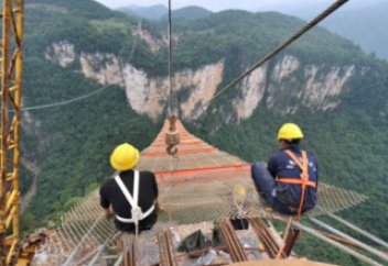 Әлемдегі шыныдан жасалған ең ұзын көпір (ФОТО ВИДЕО)