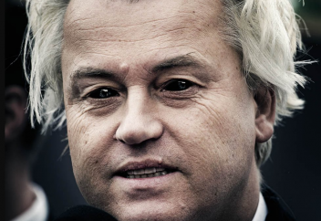 Исламофобы тоже плачут. Чего испугался осквернитель Корана?