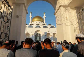 Студентам Казахстана рекомендовали отказаться от поста в Рамадан