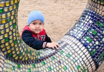 Четырехлетний мальчик живет, не чувствуя свое тело