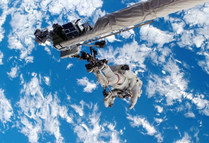 НАСА ғарышкерлері ашық ғарышқа шықты