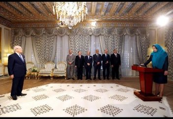 «Укороченный» хиджаб от министра культуры Туниса удивил всех (видео)