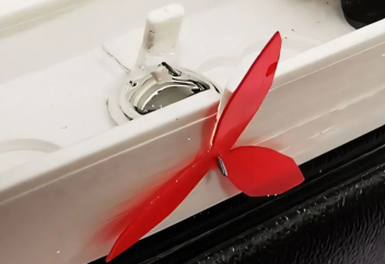 Әлемде алғаш рет сұйық металл тамшысында жұмыс істейтін қозғалтқыш жасалды (видео)