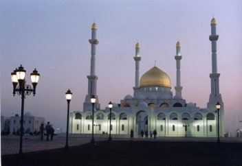 Кешкісін мешіттің алдында болған оқиға