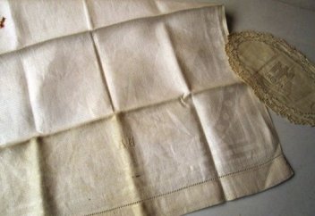 Бәссауданың бәсі түсті