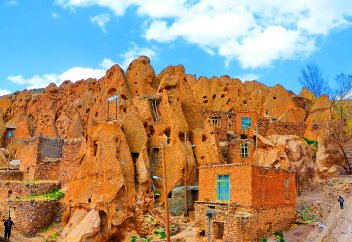 Сөнген жанартаудағы ерекше елді-мекен (фото+видео)