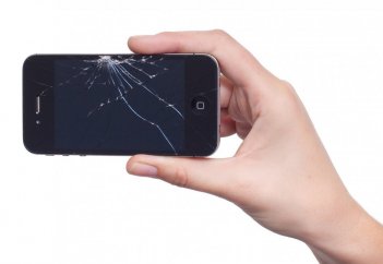 Создан материал, затягивающий трещины на экране телефона