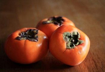 Чем опасна хурма?