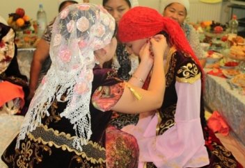 Айттыру, сырға салу