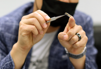 Қан тамырларын тексеруге арналған сымсыз имплант өлім-жітімді үш есеге азайтады