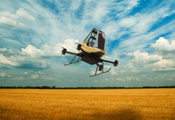 Сағатына 101 шақырым жылдамдықпен қозғалатын, бір адамға шақталған мультикоптердің таспаға тартылған көрінісі жарияланды (видео)