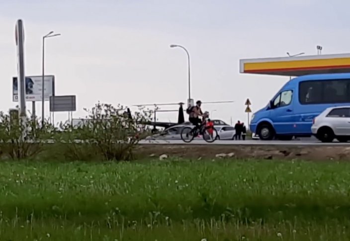 В Польше на АЗС заправляются не только автомобили. Местные — в шоке (видео)